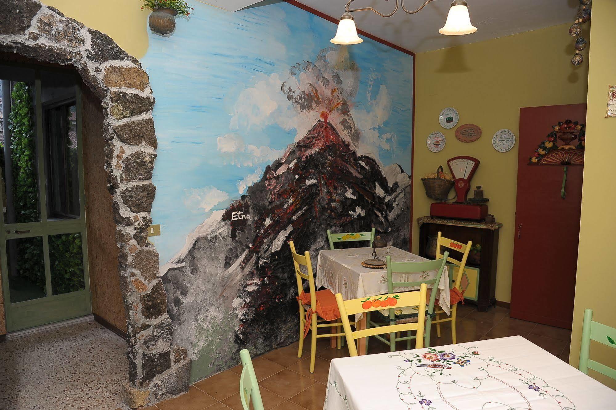 Bed and Breakfast Sicilia In Miniatura "L'Atelier Dell'Etna" Zafferana Etnea Exterior foto